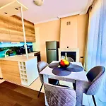 Sea Sun Sunny ساني بيتش